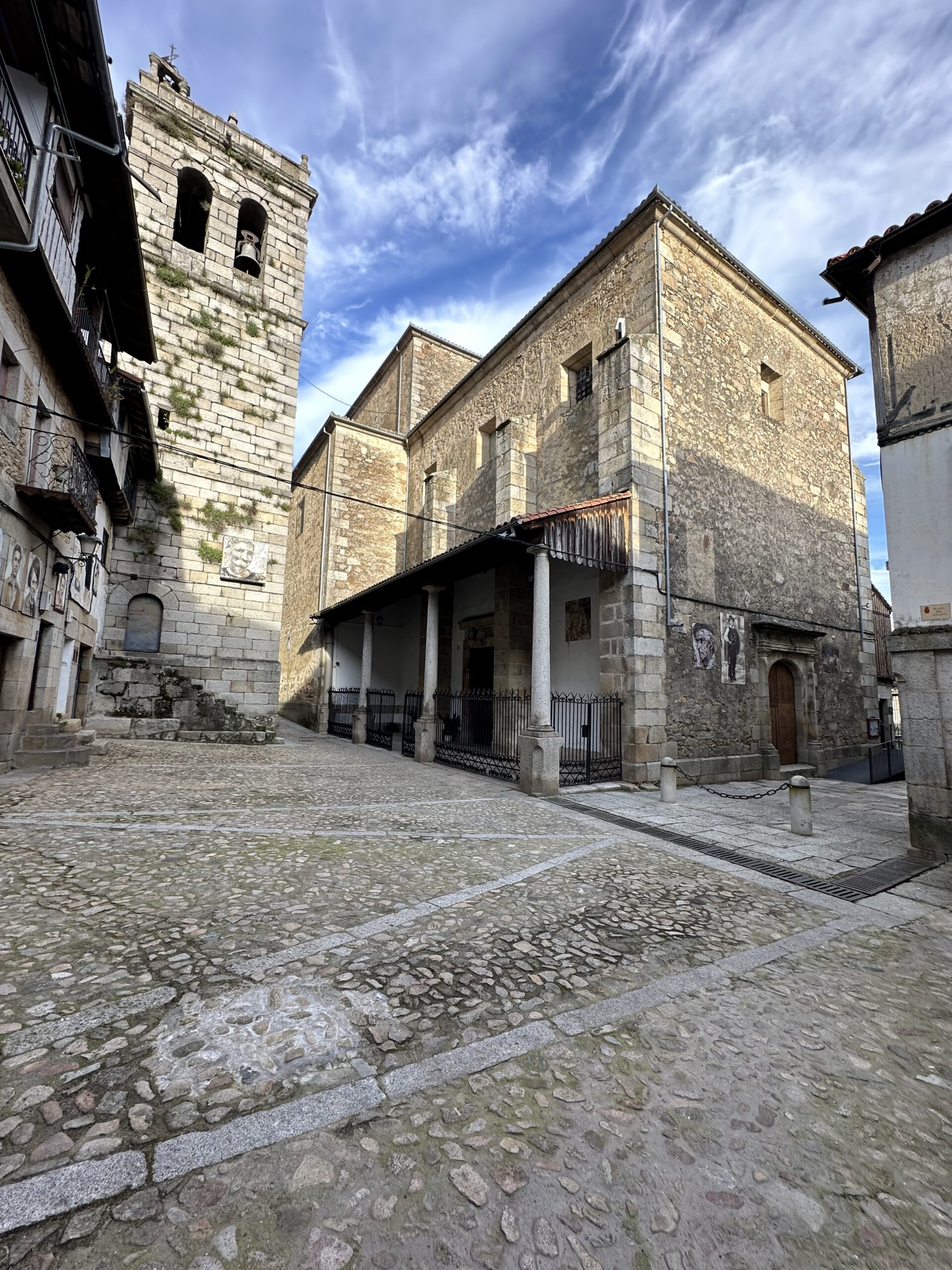 Plaza Iglesia Mogarraz